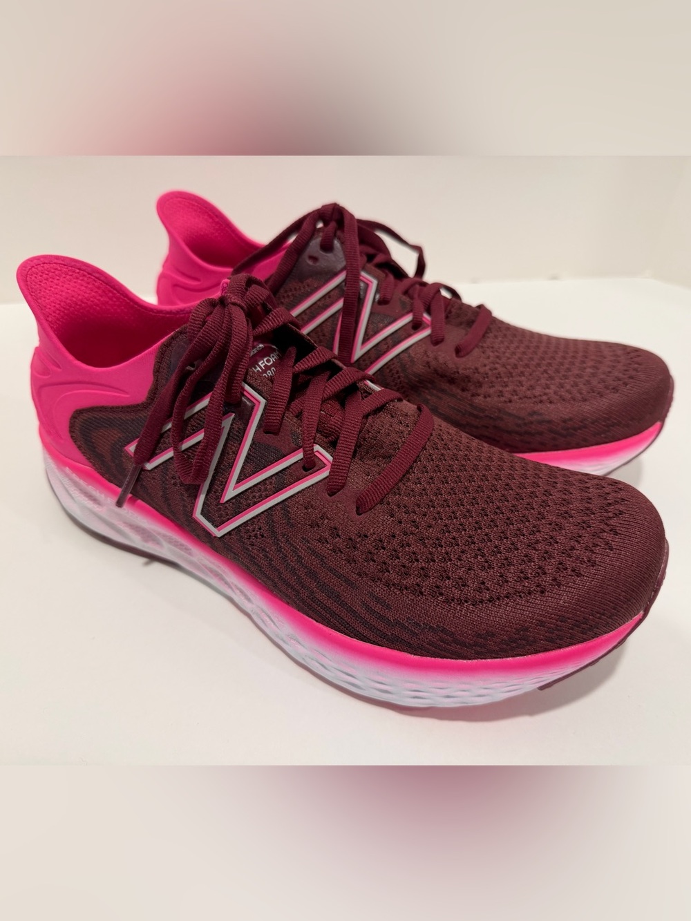 Size 8.5W New Balance Womens Fresh Foam W1080G11 Pink Running Shoes - Picture 2 of 14